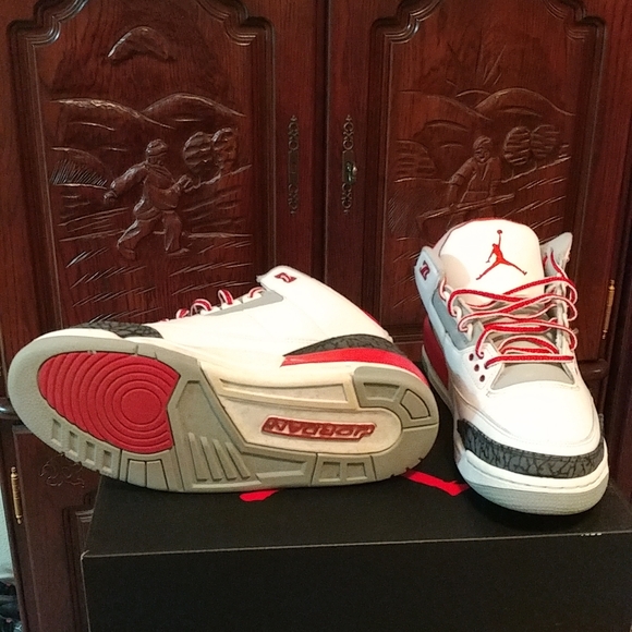 Air Jordan Retro 3 Fire Reds - Picture 5 of 8